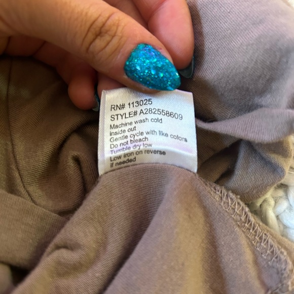 cute summer crop top ! 🌵🏜️ - Picture 6 of 6